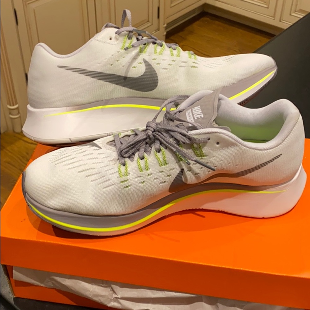 Nike Zoom Fly size 9